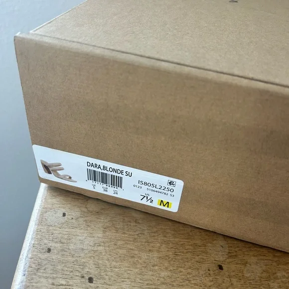 ✨ NWT VINCE Dara Sandals size 7.5 - Picture 4 of 8